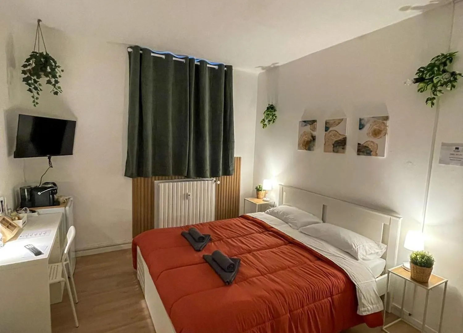 Home In Town - Home In City Life Near San Siro Stadium Милан Проживание в семье