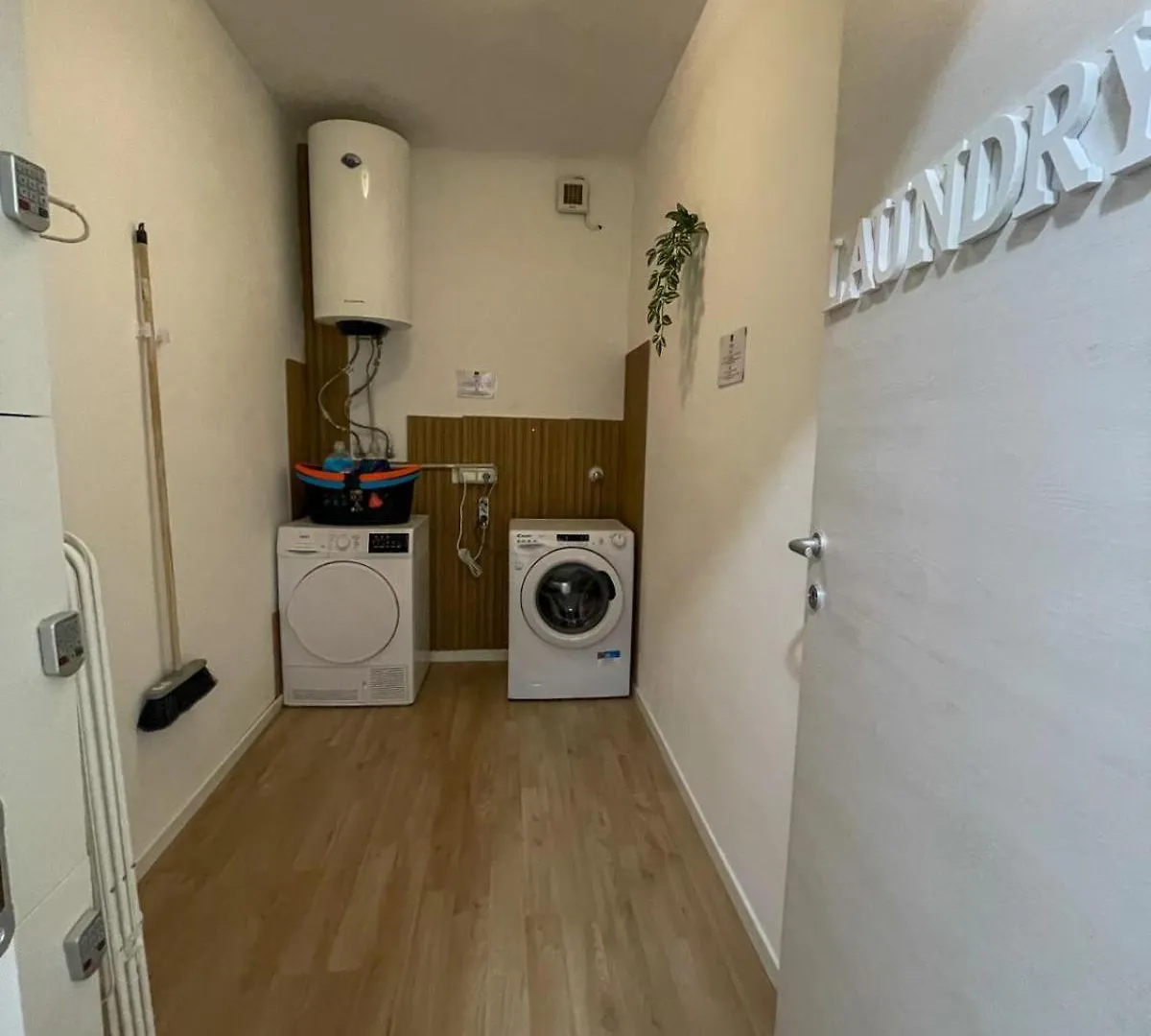 Home In Town - Home In City Life Near San Siro Stadium Milán 0*,